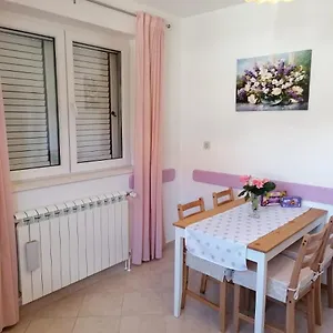 https://tonka-apartment-trogir.hotels-in-trogir.com